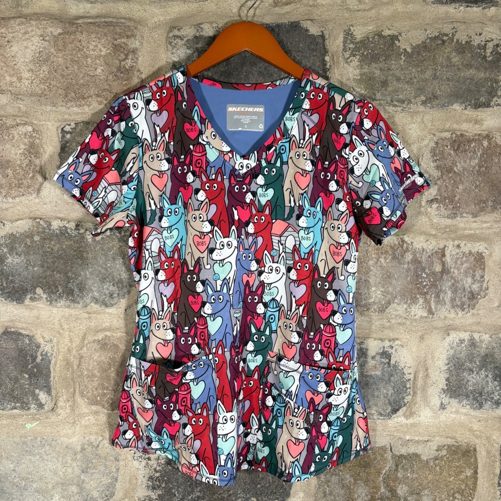 Skechers by Barco BOBS Dog Print‎ Scrub Top Uniform V Neck Short Sleeve Small
